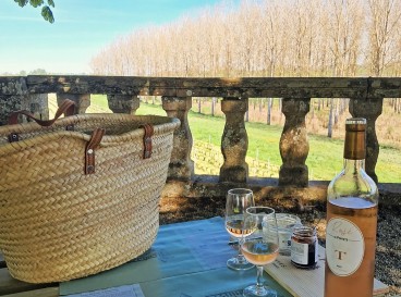 "Return from the Market” tour and lunch